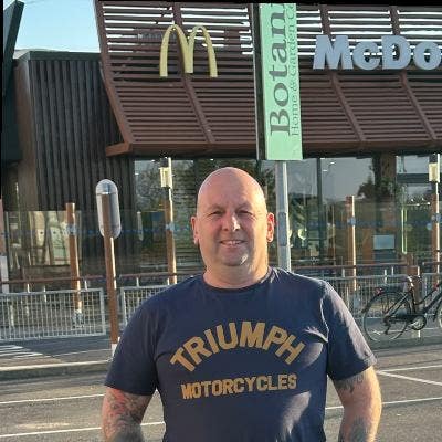 Professional Male seeks a single or double room Main Photo