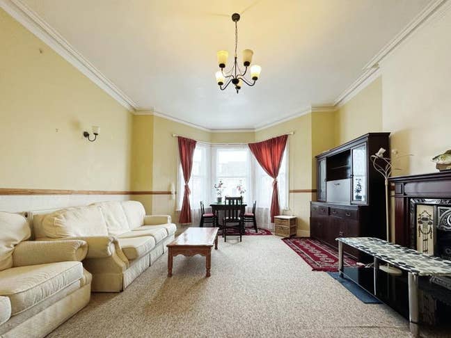 16 sq meter big double bed room at Redland BS6 6YW Main Photo