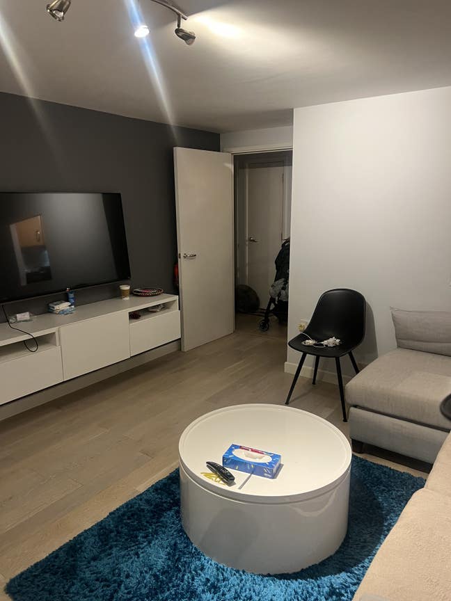 1 bedroom flat to rent moments from Queensway Main Photo