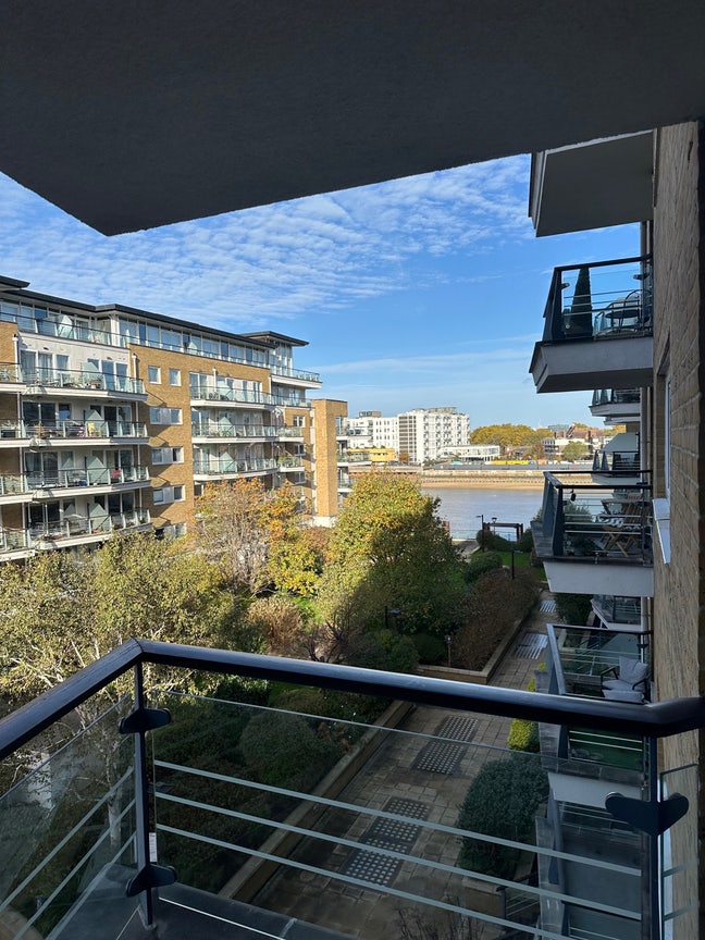 En-suite double bedroom Main Photo