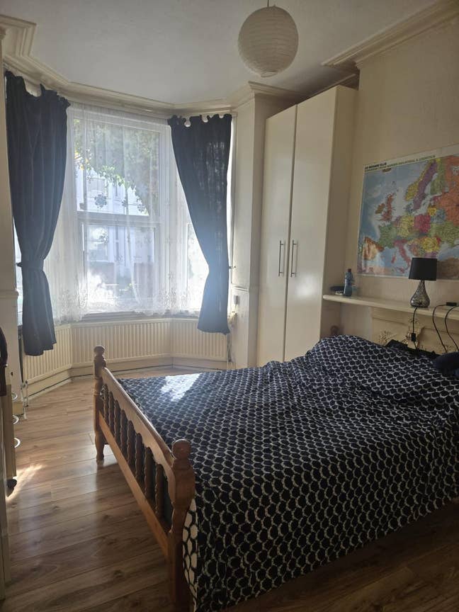 2 bed house walking distance to tottenham station  Main Photo