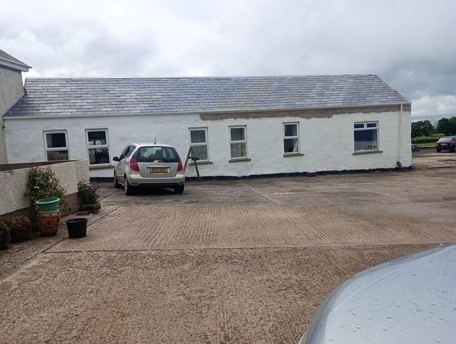 3 bed cottage oil fired central heating  Main Photo