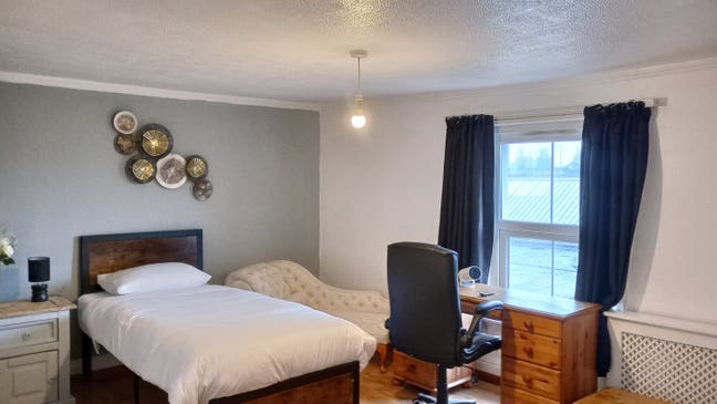 Zero Deposit Fully Furnished Double Room  Main Photo