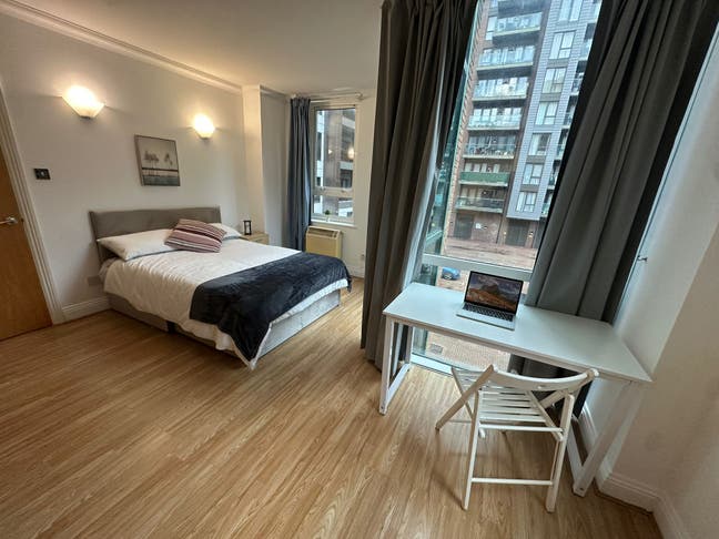 🏡 Beautiful Rooms in Crossharbour – All Bills Inc Main Photo
