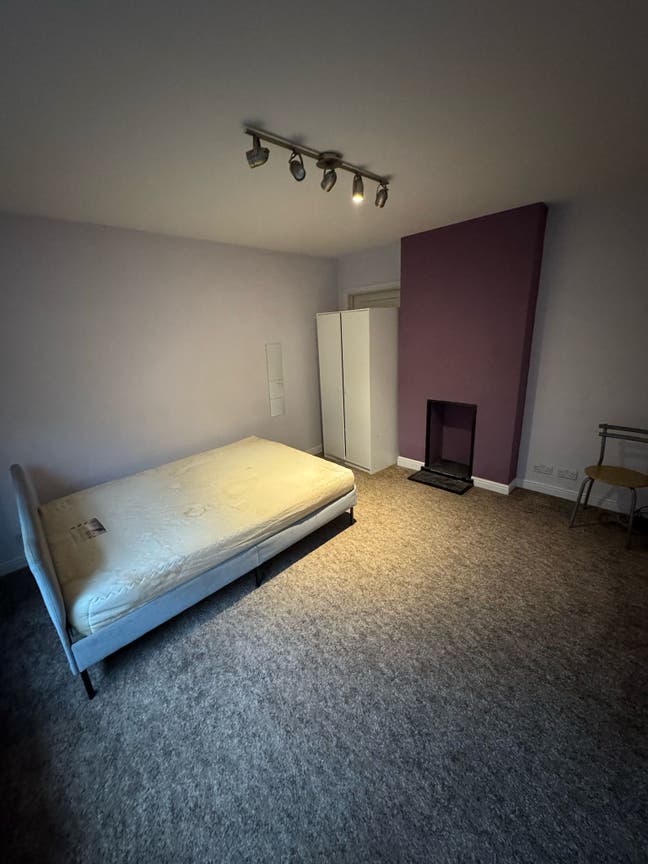 Large double room  Main Photo