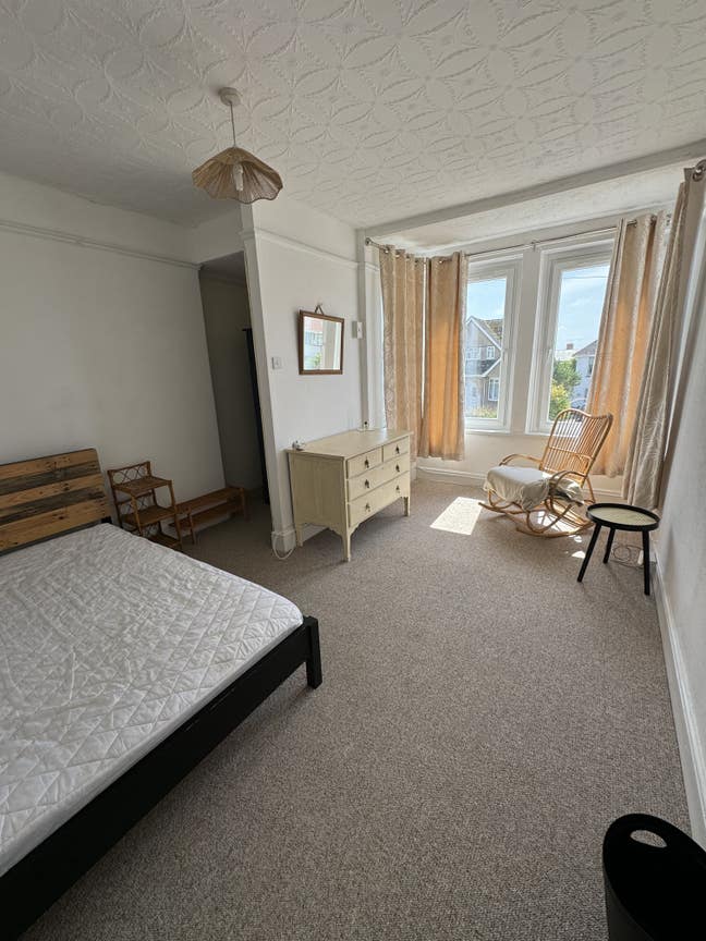 Double room in family home Main Photo