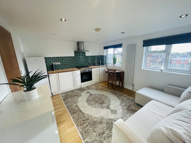 2 bedroom flat in the heart of finchley Main Photo