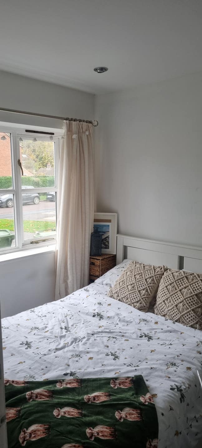 Double room for let in house share Main Photo