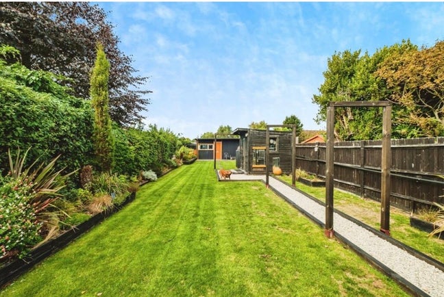 Private studio private entrance Main Photo