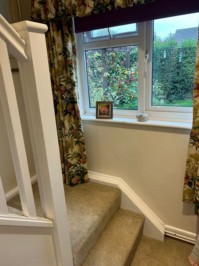 Comfortable upstairs Annex in quiet country locati Main Photo