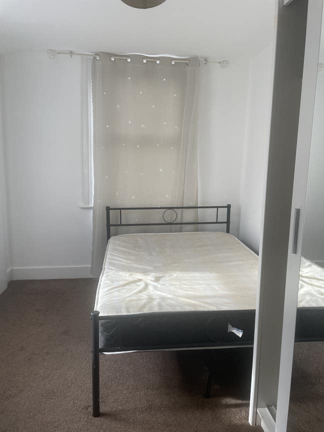 Lovely and spacious Double Room EAST HAM Main Photo