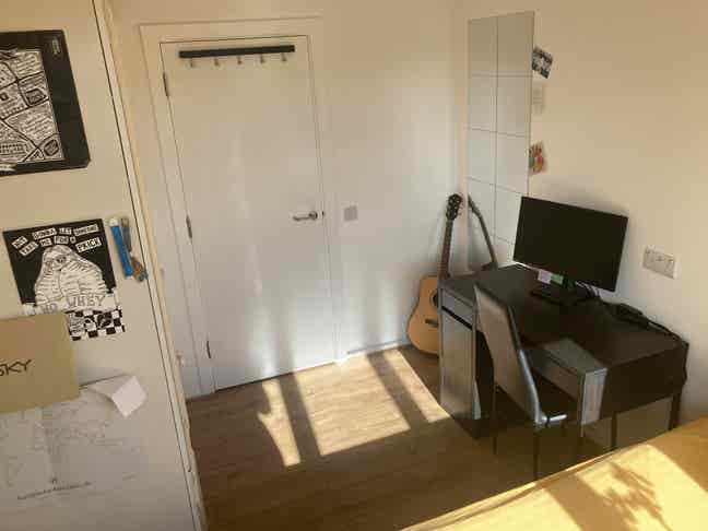 Cosy room next to Bermondsey station!! Main Photo