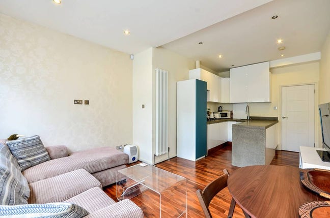 1 Bedroom Flat with Private Garden in Tulse Hill Main Photo