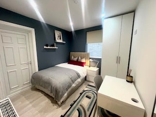 Luxury living in central location Main Photo