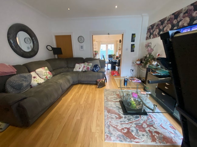 Female wanted  Main Photo