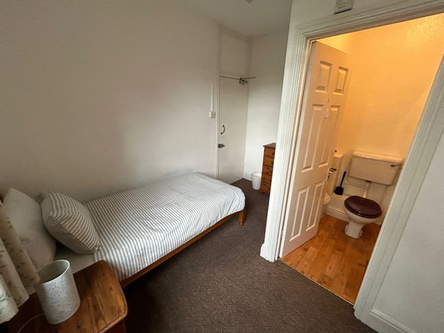 Ensuite Room based in Yeovil town  Main Photo