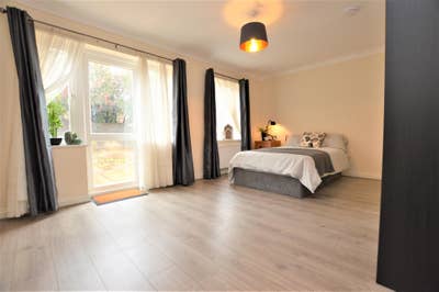 Double Rooms Park Farm | Deposit Free Opt Main Photo