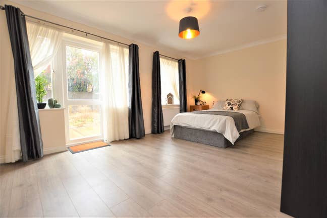 Double Rooms Park Farm | Deposit Free Opt Main Photo