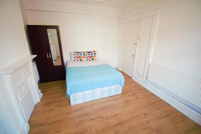 Spacious Room 2 Mins Walk from Station Main Photo