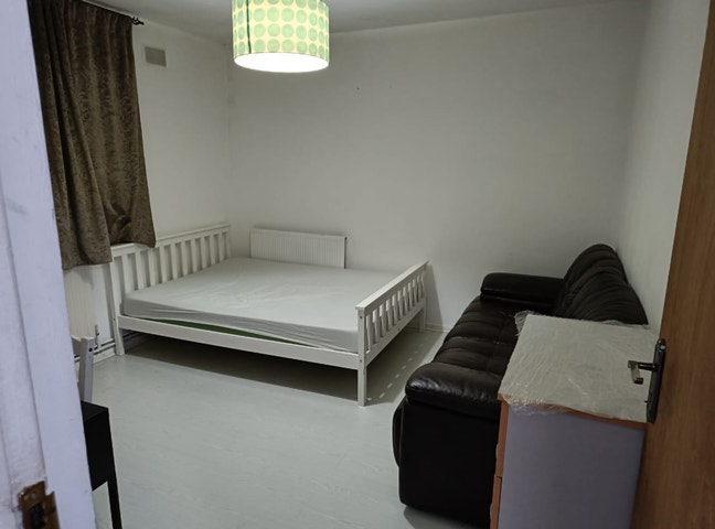 2 Lovely Room Near Canary Wharf inc all bills  Main Photo