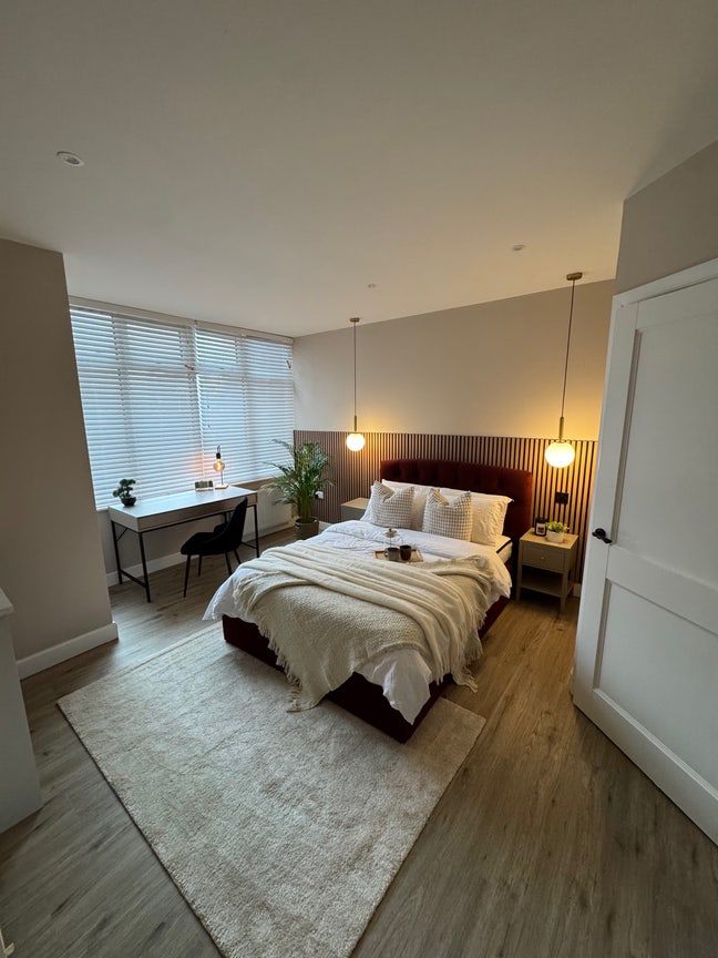 Luxury En-Suites – Fully Furnished, Bills Included Main Photo