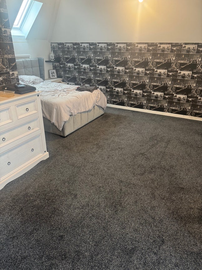 Large room  Main Photo