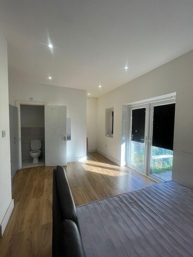 Ensuite Double Room With Private Garden inc bills  Main Photo