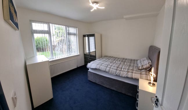  *Bills Included - Room to Let* Main Photo
