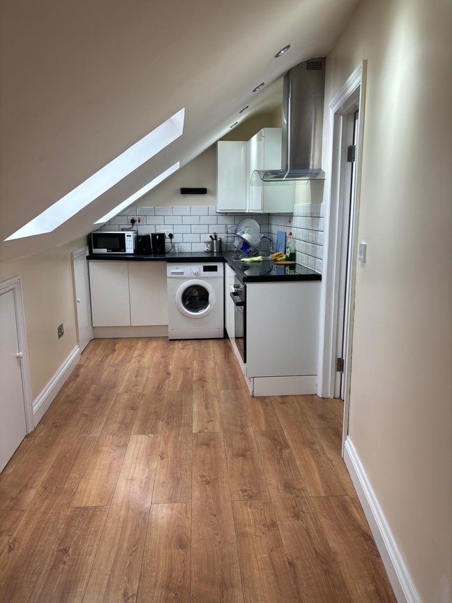 Double Room | Fully Furnished | Modern house Main Photo