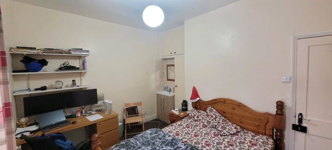 Single Room to let in share house Main Photo