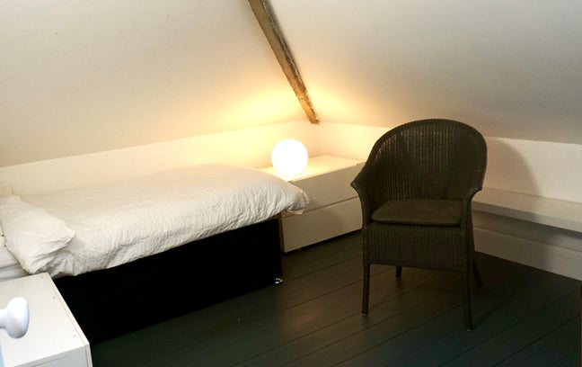 Single room in fabulous house Main Photo