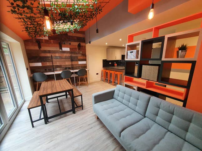 Modern Double - Close to Research Park  Main Photo