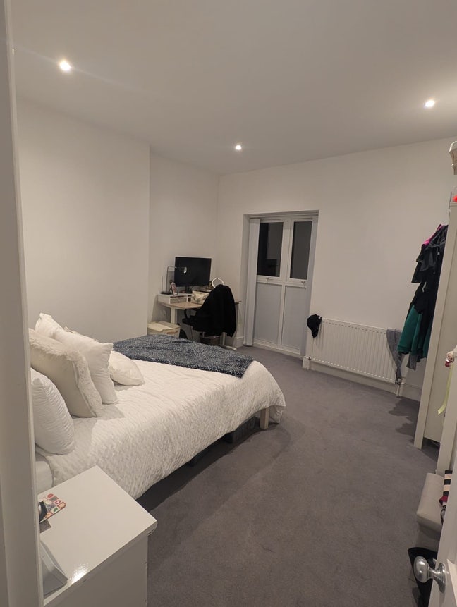 Large double room in garden flat! - SWEST London  Main Photo
