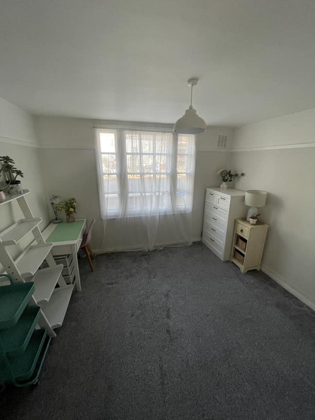 Bright Double Room in Greenwich Flat with Garden Main Photo