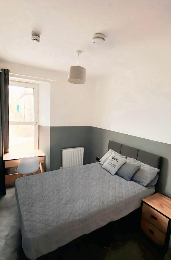  Beautiful Modern Double Room in Central Falmouth  Main Photo