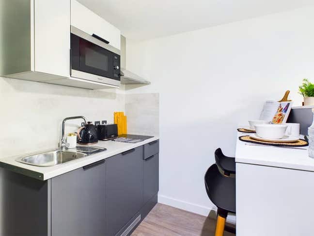 Studio room available for rent at The Edge  Main Photo