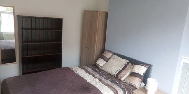 Ensuite room in Hoole Main Photo