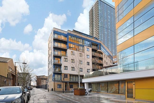 Canary Wharf/Westferry Ensuite room now /M Main Photo