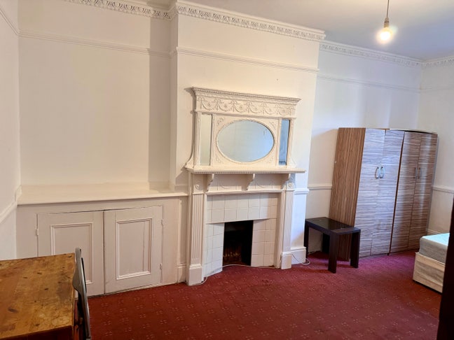 Bills included! Open 2 double occupancy! Main Photo