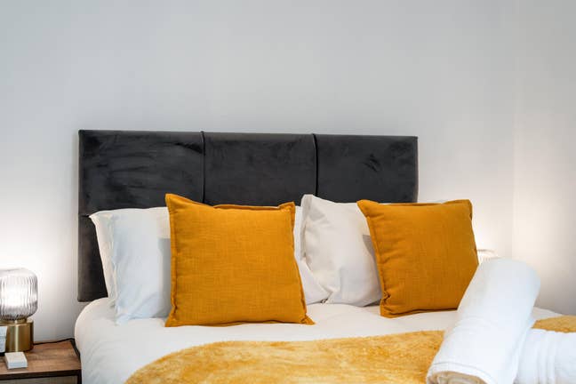 2 Bed Flat, Richmond Place, BN2 Main Photo