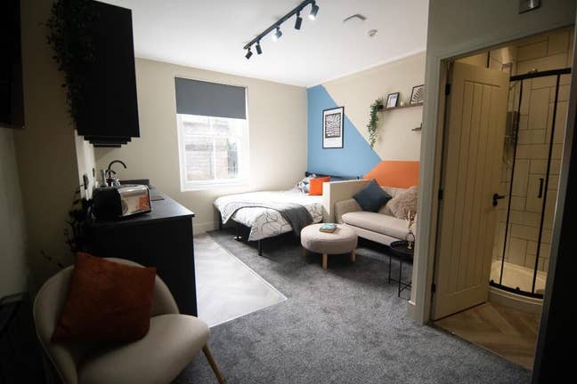 A modern studio apartment on Friar Gate Main Photo