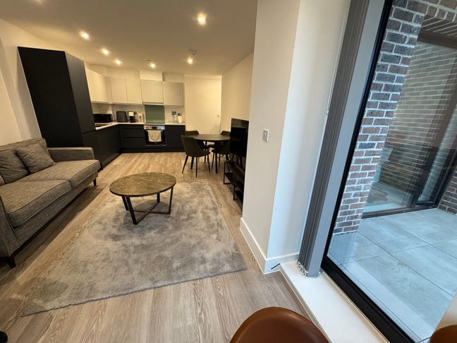 1 bed flat with balcony & parking in Chatham Main Photo