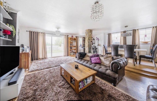 Furnished Rooms near Elmers End | Arena Main Photo