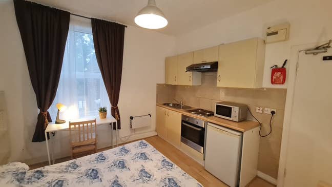 Fantastic Studio-Flat No Sharing Near Transports  Main Photo