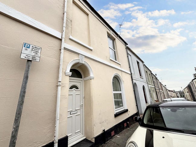 Beautifully refurbished ground floor room Main Photo