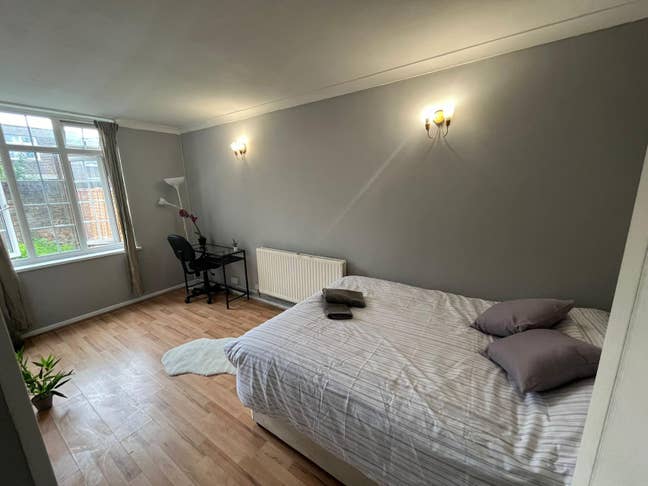 🥳Zone 1 - Double Room near Whitechapel🥳 Main Photo