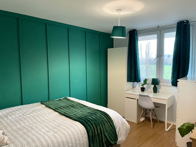 Double room in Flatshare- 3 min Island Garden E14 Main Photo