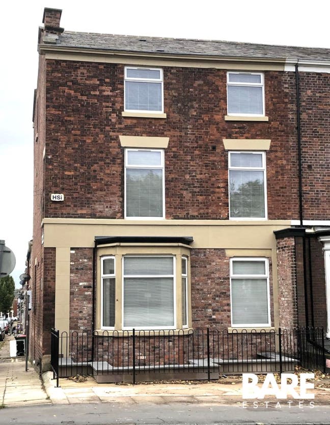 🏡 Large En-Suite Room , City Centre 🧡 Main Photo