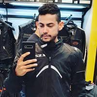 I am a professional male aged 36. I am lookin... Main Photo