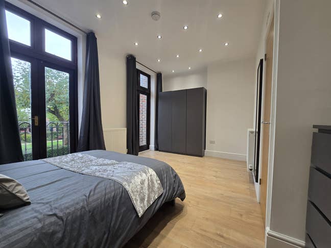 City Centre Ensuite. All Bills Inc. Gardens Main Photo